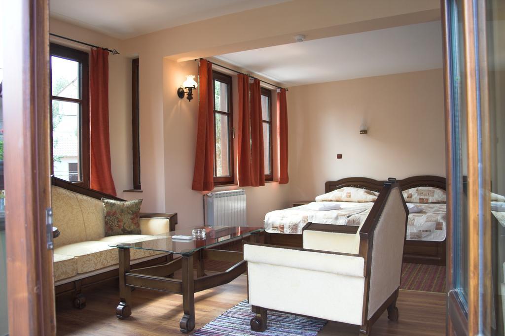 Hotel Old Times Asenovgrad Quarto foto